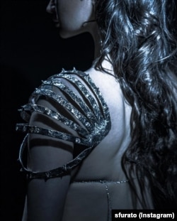 Элементы наряда, созданного Екатериной