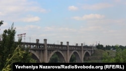 За даними слідства, засудженим є мешканець Донецької області, який у 2015 році приєднався до бойовиків угруповання «ДНР» 