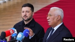 Президент Європейської ради Антоніу Кошта (п) із українським лідером Володимиром Зеленським, архівне фото