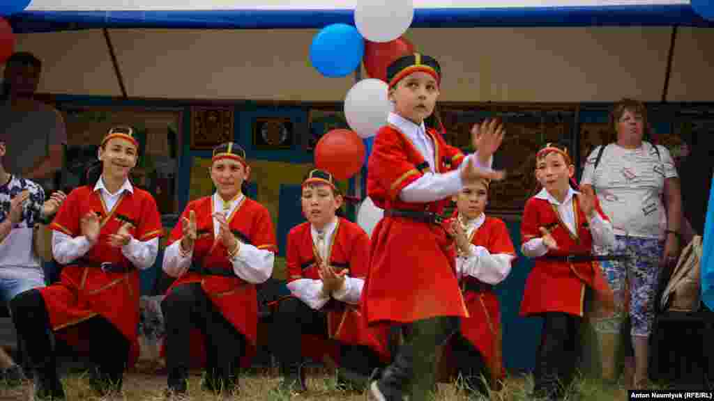 Yalıñız Qırımğa qaytqan soñ, doqsanıncı yıllarnıñ başında halqta qadimiy ananesini ğayrıdan tiklemege imkânı peyda oldı