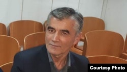 Мирзорахим Кузов в заде суда в Афинах