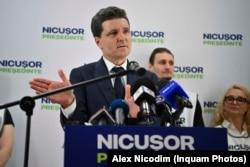 Nicușor Dan face declarații în primele ore ale zilei de 5 mai, la câteva ore după închiderea urnelor.