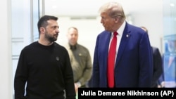 Зустріч президента України Володимира Зеленського (л) із Дональдом Трампом, тоді ще кандидатом на посаду президента США, 27 вересня 2024 року
