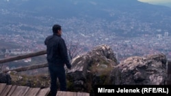 Сараево, Босна и Херцеговина, Елведин Суљиќ, жртва на снајперисти за време на опсадата на Сараево, ноември, 2025 година.