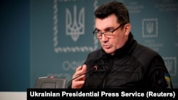 Данілов зізнався, що влада з листопада готувалася до війни - відтоді він почав носити чорну форму 