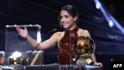 Айтана Банмаці трэці год запар здабыла «Залаты мяч» cярод жанчын