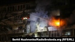 Черговий удар РФ по столиці: є загиблі, влучання у багатоповерхівки (фотосвідчення)