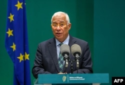 Președintele Consiliului European, Antonio Costa, la o conferință de presă comună cu premierul irlandez, în timpul vizitei sale la sediul guvernului din Dublin, pe 9 decembrie 2025.